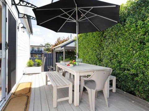 Escape To The Cottage 68 Tomaree Rd Boat Parking & WIFI - Darwin Holiday 5