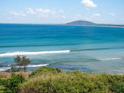 90 OCEANS EDGE Gerroa 4pm Check Out Sundays - Darwin Holiday 2