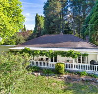 Redwood Cottage Burradoo getaway Southern Highlands 4pm Check Out Sunday - Darwin Holiday