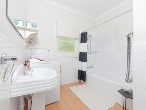 Redwood Cottage Burradoo Getaway Southern Highlands 4pm Check Out Sunday - Darwin Holiday 3