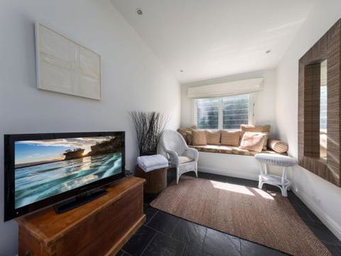 THE BEACH HOUSE Gerroa 4pm Check Out Sundays - Darwin Holiday 2