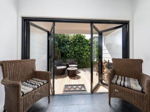 THE BEACH HOUSE Gerroa 4pm Check Out Sundays - Darwin Holiday 3