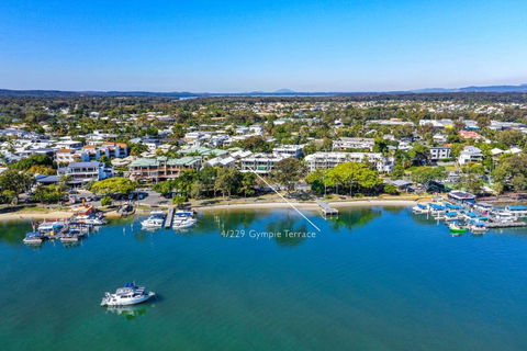 Panoramic River & Ocean Views Noosaville - Darwin Holiday 6