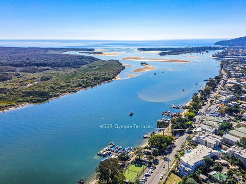Panoramic River & Ocean Views Noosaville - Darwin Holiday 3