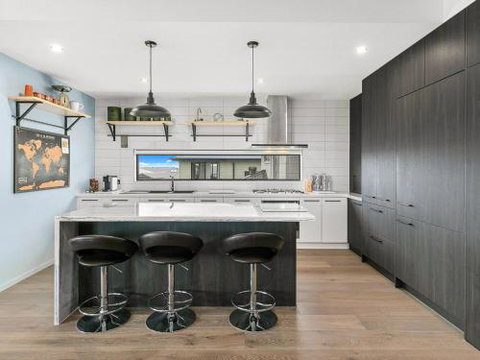 The Mansion - Darwin Holiday 4