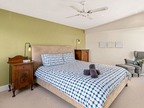 Serenity At Red Rocks - Darwin Holiday 1