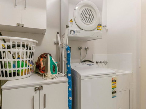 Shmatty - Darwin Holiday 6