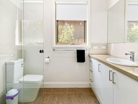 Sandcastles At Cowes - Darwin Holiday 3