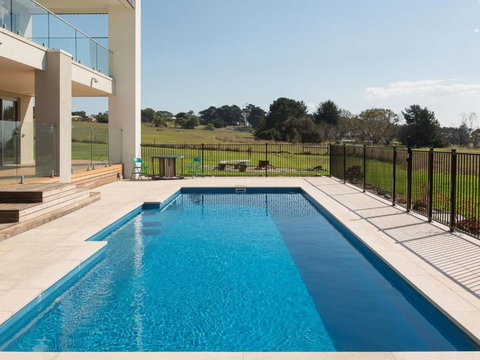 Ocean Breeze - Darwin Holiday 6