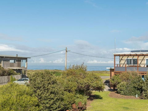 Licence To Chill - Darwin Holiday 1