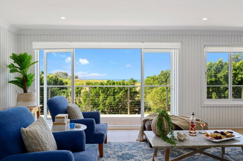 Zephyr On Sapphire - Darwin Holiday 6