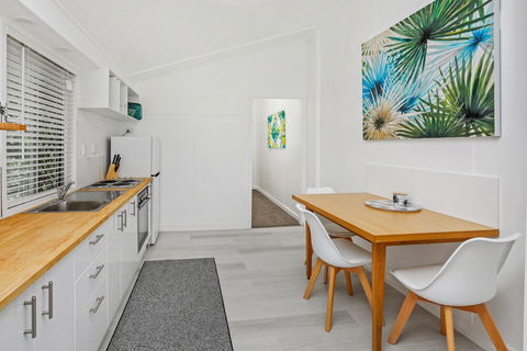 Tropical On McKenzie MK1 - Darwin Holiday 3