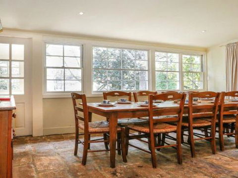 LAVENDER COTTAGE Alpine Southern Highlands 4pm Check Out Sundays - Darwin Holiday 4