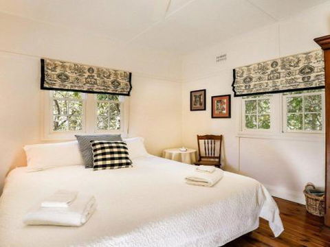 LAVENDER COTTAGE Alpine Southern Highlands 4pm Check Out Sundays - Darwin Holiday 6