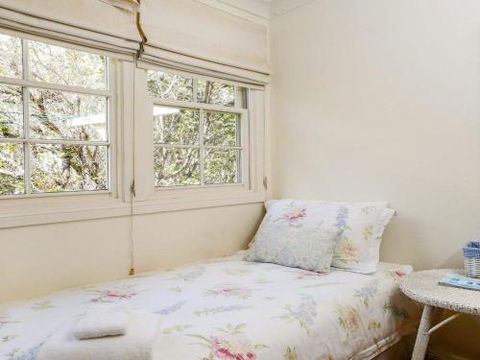 LAVENDER COTTAGE Alpine Southern Highlands 4pm Check Out Sundays - Darwin Holiday 2