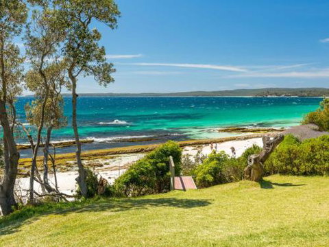 Bimbadgen At Hyams Beach 4pm Check Out Sundays - Darwin Holiday 3