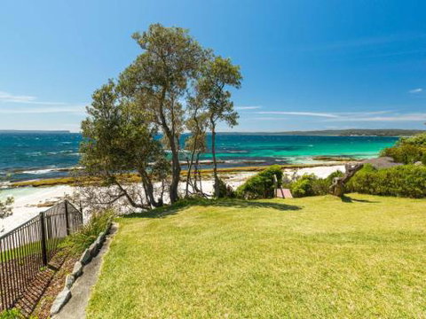 Bimbadgen At Hyams Beach 4pm Check Out Sundays - Darwin Holiday 5