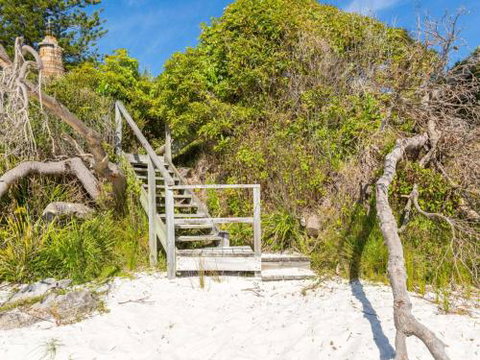 Bimbadgen At Hyams Beach 4pm Check Out Sundays - Darwin Holiday 6