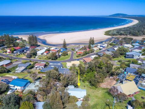 SPINIFEX Gerroa 4pm Check Out Sundays - Darwin Holiday 0