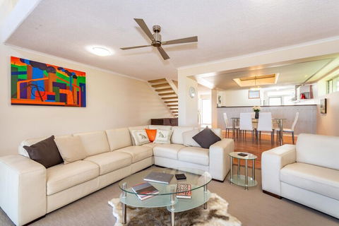 Treat Yourself To Something Special! - Darwin Holiday 6