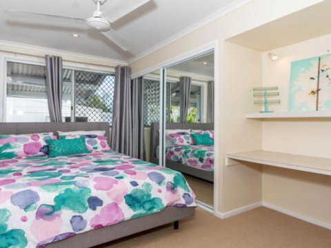 Dog Lovers Retreat Beachmere - Darwin Holiday 2