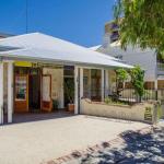 Maand Up - Darwin Holiday 0