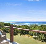 WHITE WAVES 6 OCEAN VIEWS FROM BEACHFRONT BALCONY - Darwin Holiday