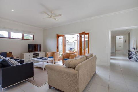 SantAnna - Darwin Holiday 4