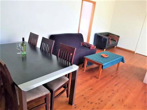 Accommodation Sydney Frenchs Forest 3 Bedroom House With Large Outdoor Entertainment Area & Onsite Parking - Darwin Holiday 1