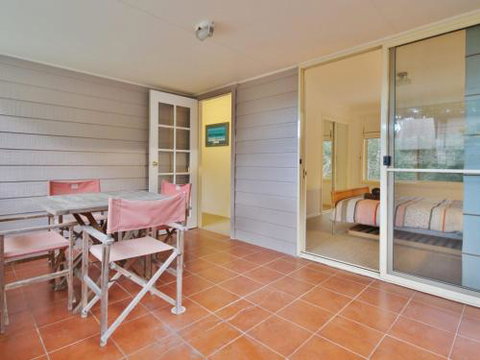 Black Wattle At Hyams Beach 4pm Check Out Sundays - Darwin Holiday 2