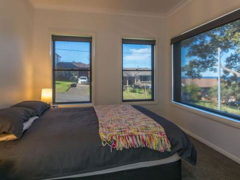 COASTLINE Boat Harbour Gerringong 4pm Check Out Sundays - Darwin Holiday 1