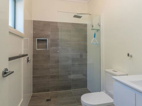 COASTLINE Boat Harbour Gerringong 4pm Check Out Sundays - Darwin Holiday 2