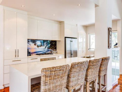 Harlequin Beach House 4pm Check Out Sundays - Darwin Holiday 2