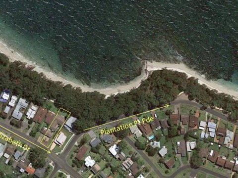 Harlequin Beach House 4pm Check Out Sundays - Darwin Holiday 3