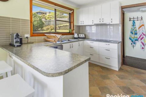 QUARTERDECK Gerringong 4pm Check Out Sundays - Darwin Holiday 4