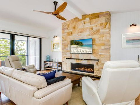 Kickenbach At Hyams Beach 4pm Check Out Sundays - Darwin Holiday 0