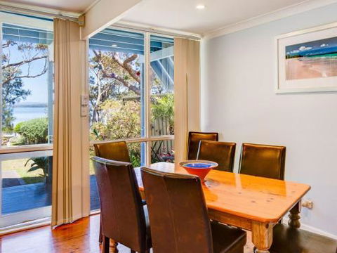 SORRENTO LAKESIDE Sanctuary Point 4pm Check Out Sundays - Darwin Holiday 3