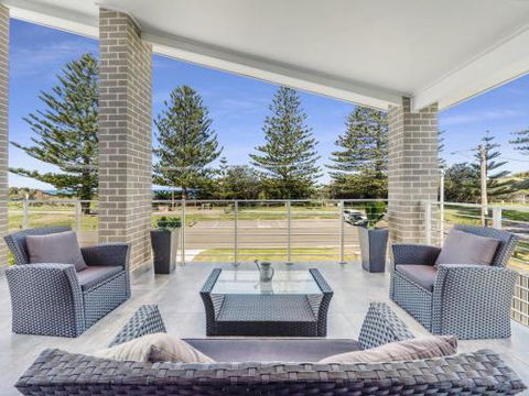 SEA MIST Gerringong 4pm Check Out Sundays - Darwin Holiday 1