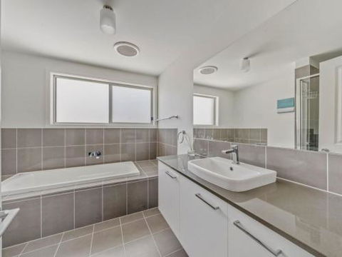 SEA MIST Gerringong 4pm Check Out Sundays - Darwin Holiday 5