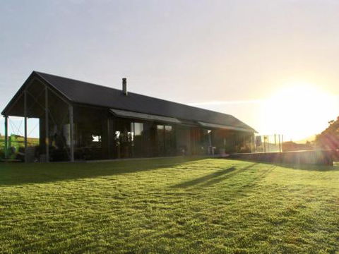 THE SHED Gerroa 4pm Checkout On Sundays & Public Holidays - Darwin Holiday 3