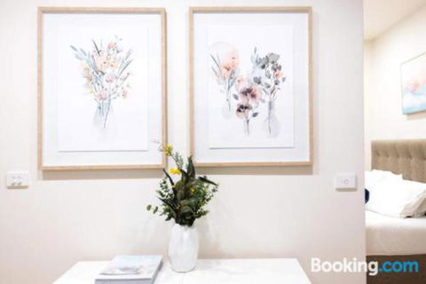 Flinders Lane Melbourne Apartment By Ready Set Host - Darwin Holiday 5