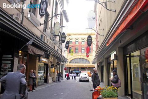 Flinders Lane Melbourne Apartment By Ready Set Host - Darwin Holiday 1