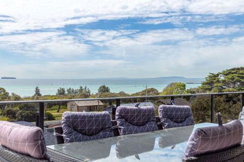 Stunning Bay View Accommodation In Rye - Darwin Holiday 6