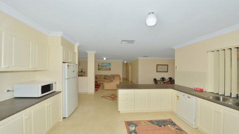 Mandurah Estuary Breeze - Darwin Holiday 4