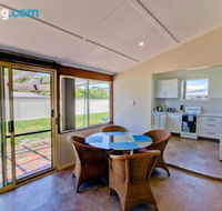 Cottage on River - Darwin Holiday