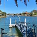 April 19 4 Bedroom Home On Canal With Pool Pontoon Aircon & WiFi! - Darwin Holiday 0