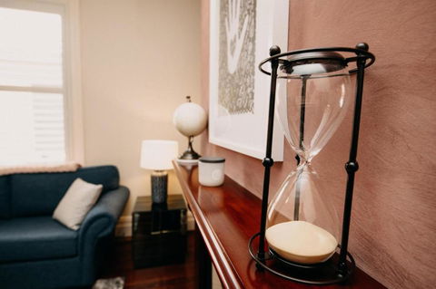 Meltham On March - Darwin Holiday 1