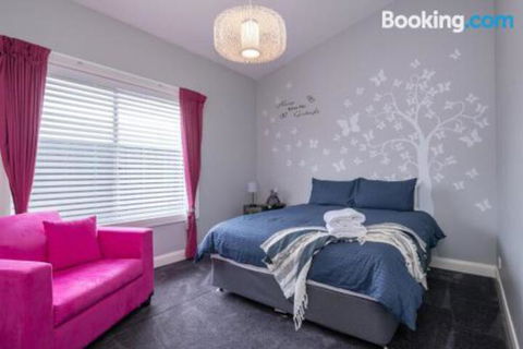 Wentworth Estate 5 Bedroom Luxury Home Sleeps 12 - Darwin Holiday 6