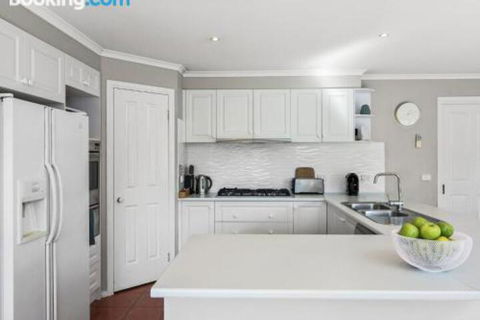 Rye Poolside Escape - Darwin Holiday 2