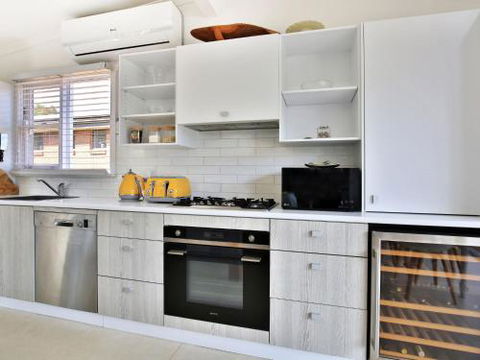 Arklow I Pet Friendly With Ocean Views - Darwin Holiday 2